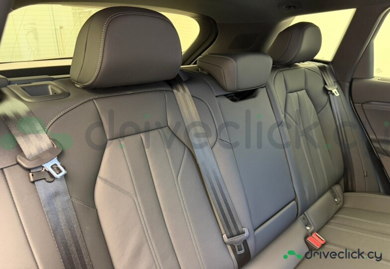 Audi Q6 e-tron White