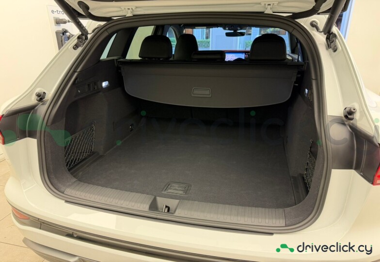 Audi Q6 e-tron White