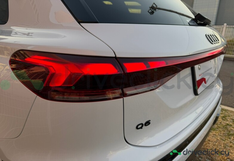Audi Q6 e-tron White