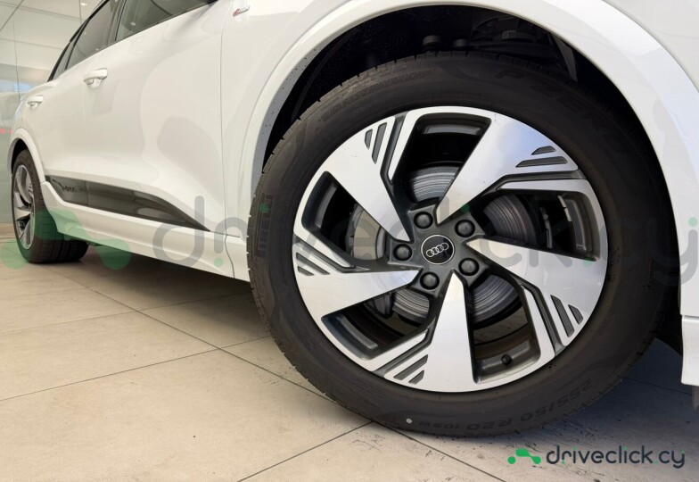 Audi Q6 e-tron White