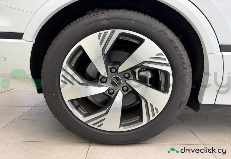 Audi Q6 e-tron White