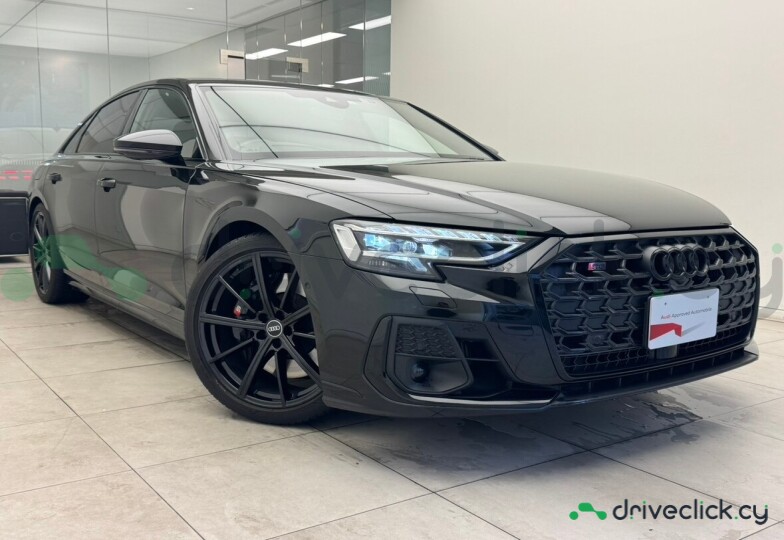 Audi S8 Black