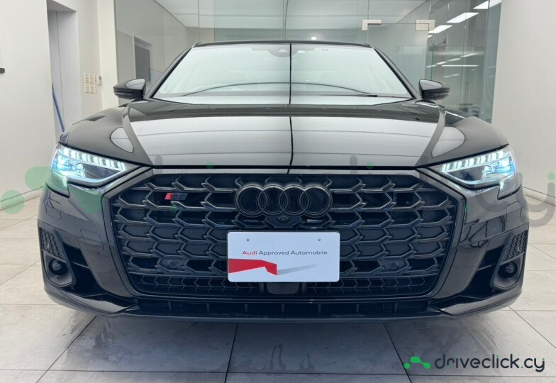 Audi S8 Black