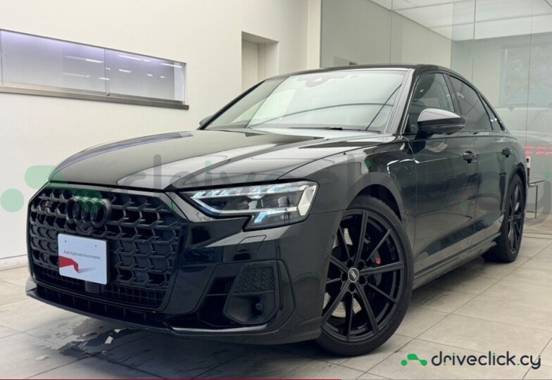 Audi S8 Black