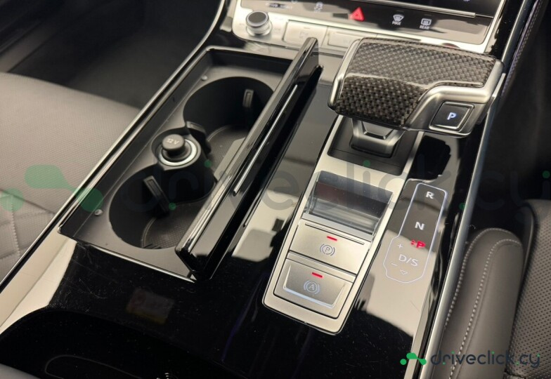 Audi S8 Black