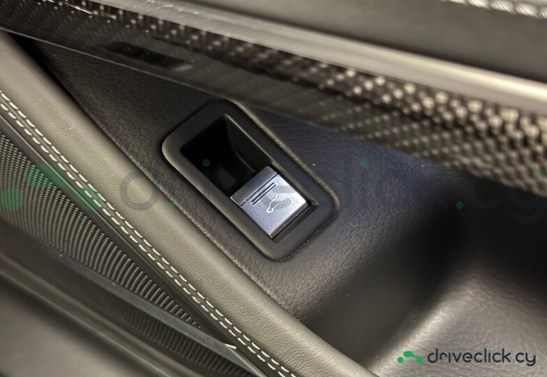 Audi S8 Black