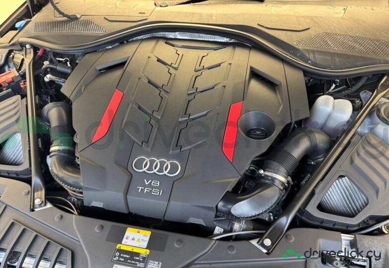 Audi S8 Black