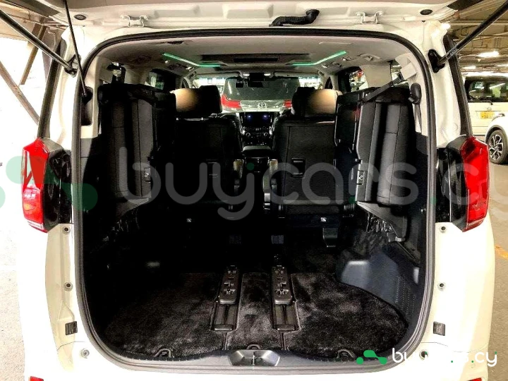 Toyota Alphard White