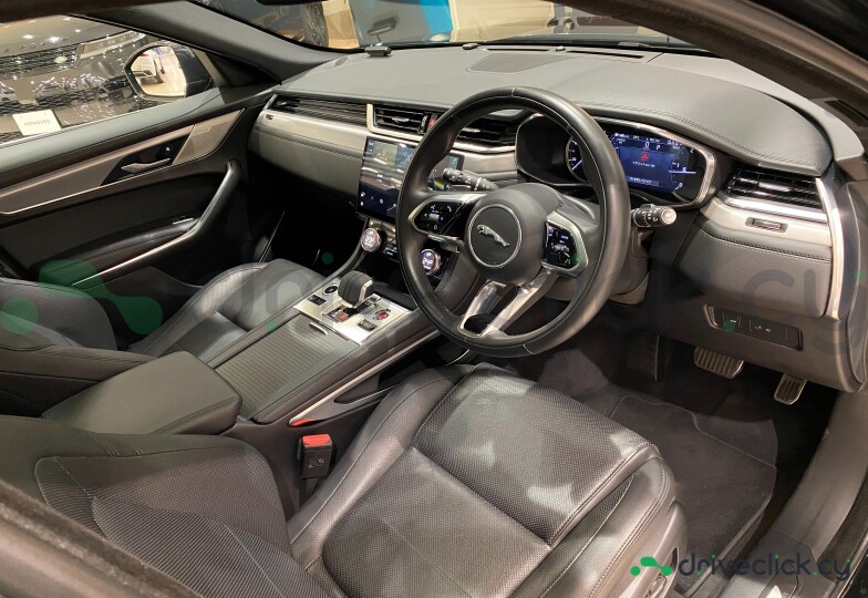 Jaguar F-Pace Черный