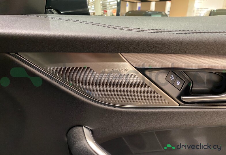 Jaguar F-Pace Черный