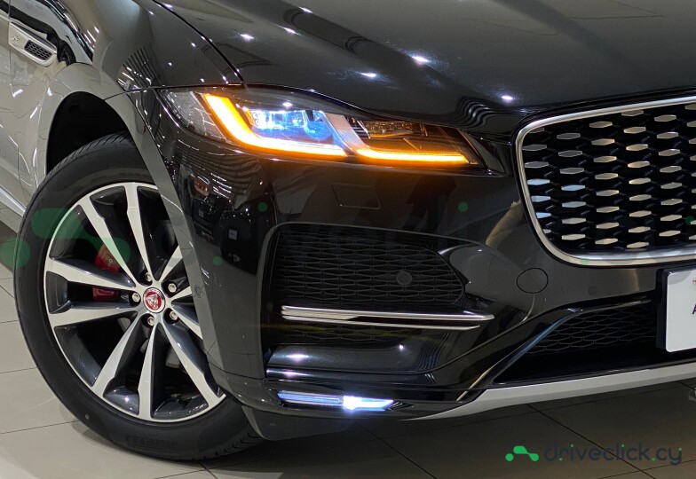 Jaguar F-Pace Черный