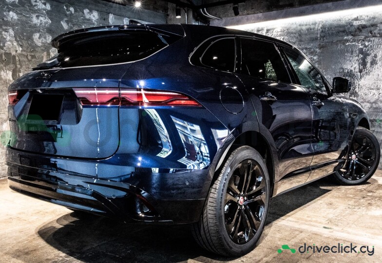 Jaguar F-Pace Синий