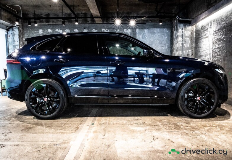 Jaguar F-Pace Синий