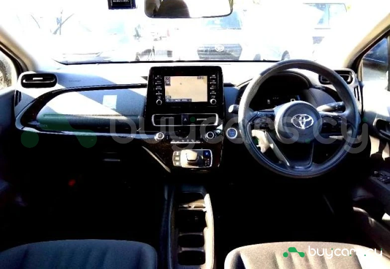 Toyota Aqua Серый