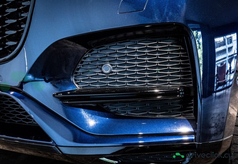 Jaguar F-Pace Синий