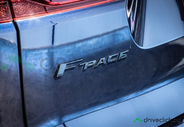 Jaguar F-Pace Синий
