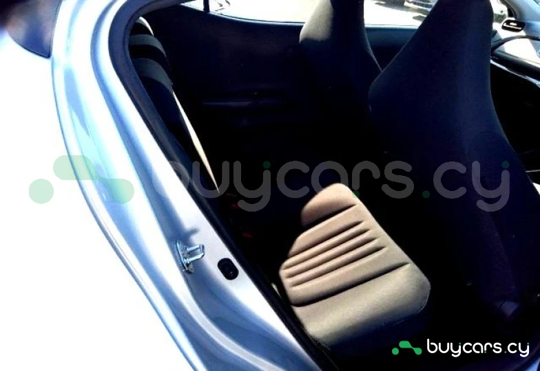 Toyota Aqua Серый