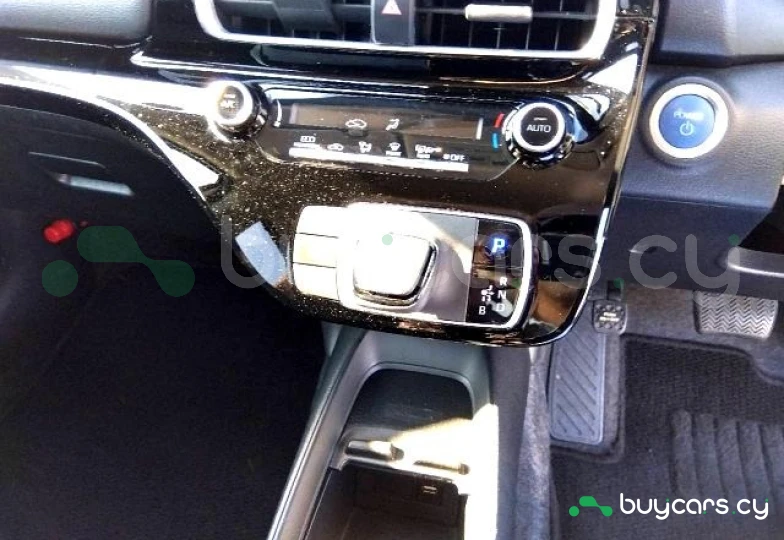 Toyota Aqua Серый