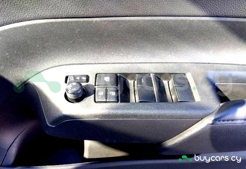 Toyota Aqua Серый