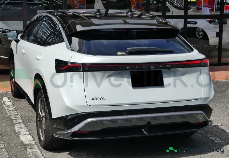 Nissan Ariya White