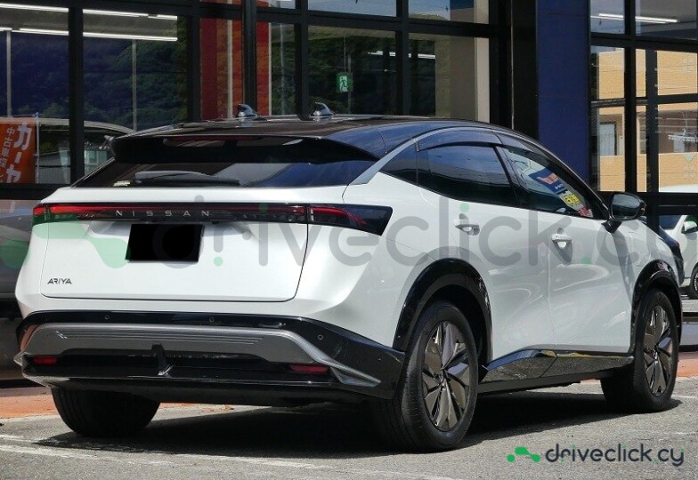 Nissan Ariya White