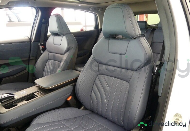 Nissan Ariya White