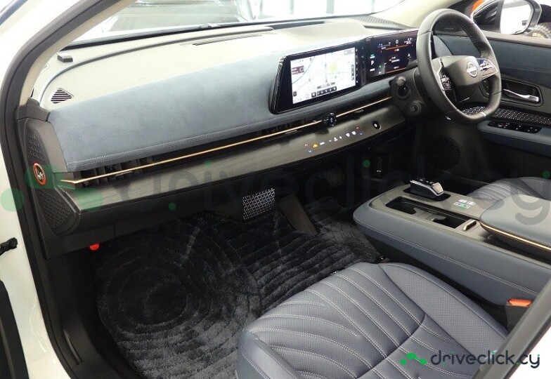 Nissan Ariya White