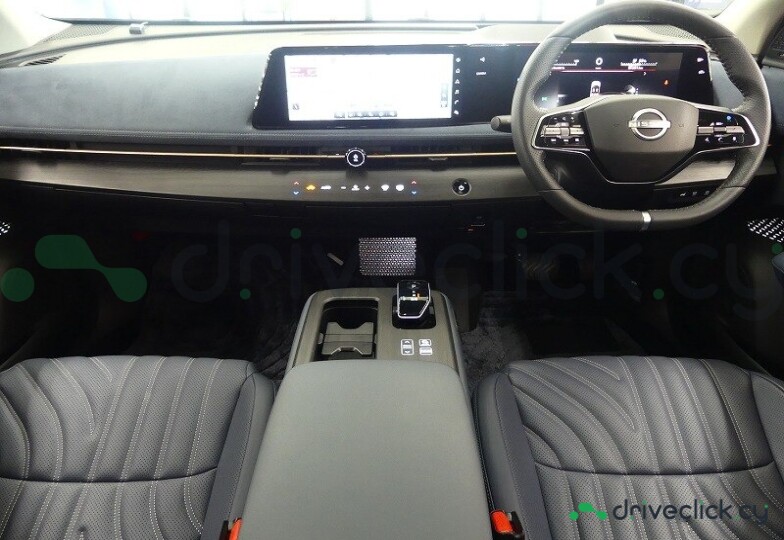 Nissan Ariya White