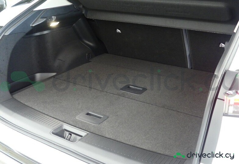 Nissan Ariya White