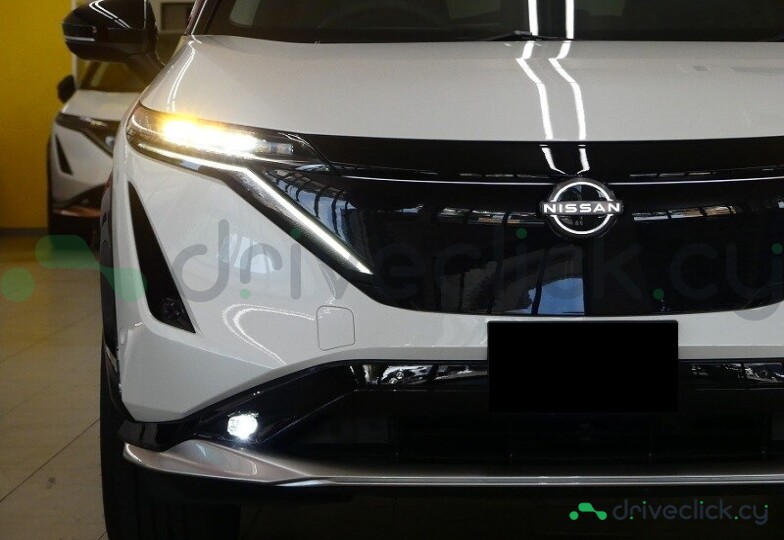 Nissan Ariya White