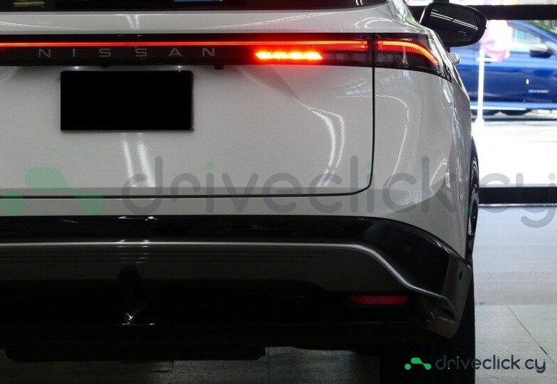 Nissan Ariya White
