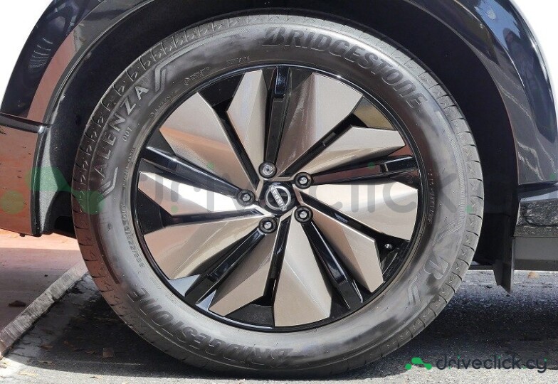 Nissan Ariya White