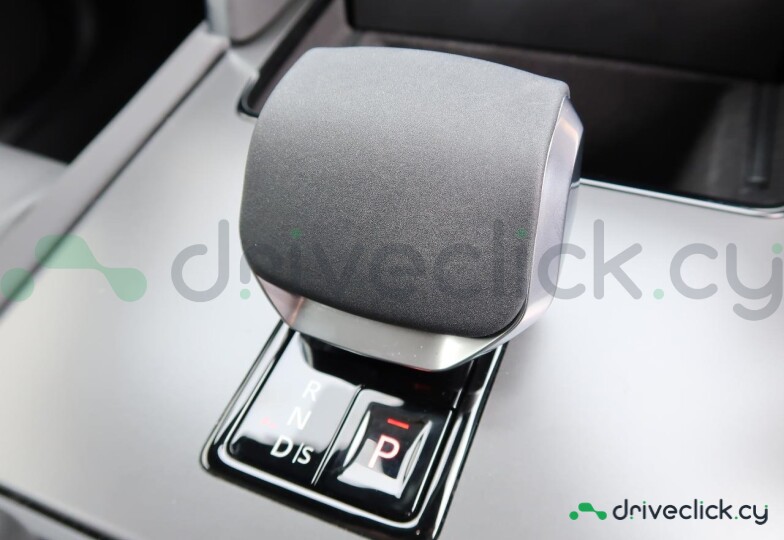 Land Rover Discovery Sport White