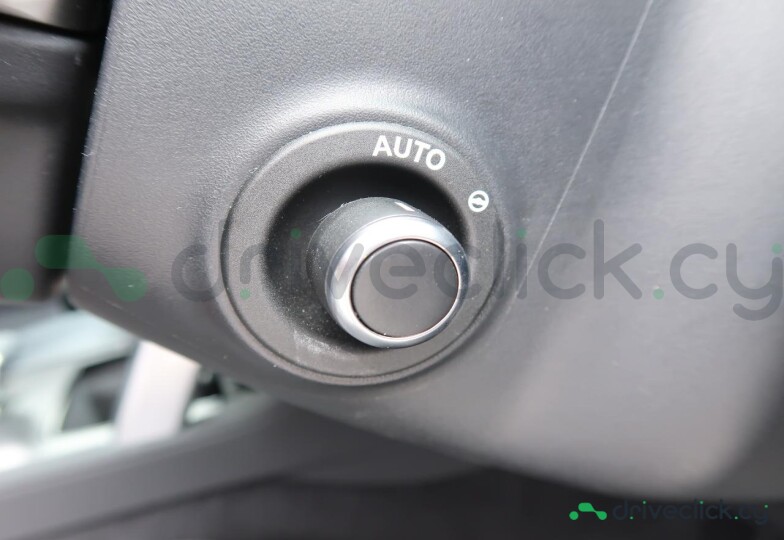 Land Rover Discovery Sport White