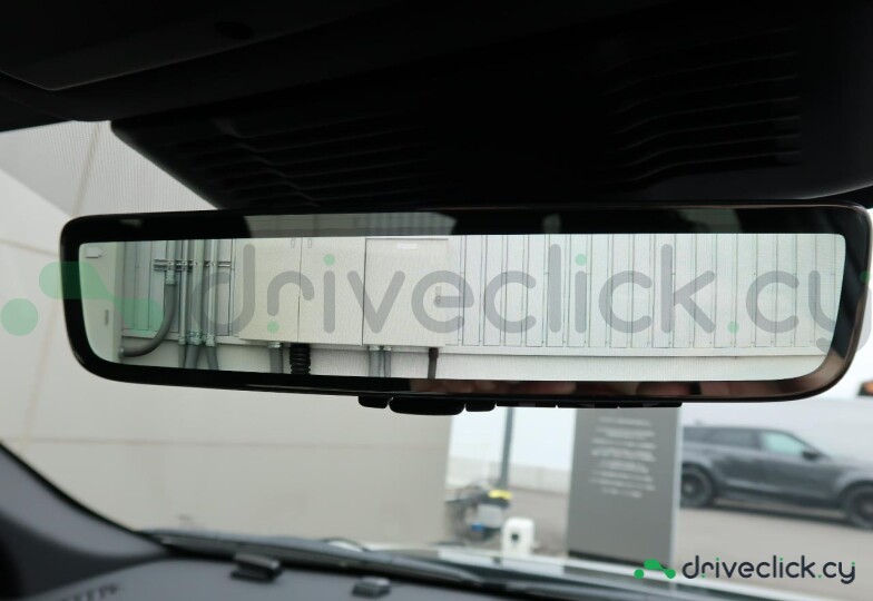 Land Rover Discovery Sport White