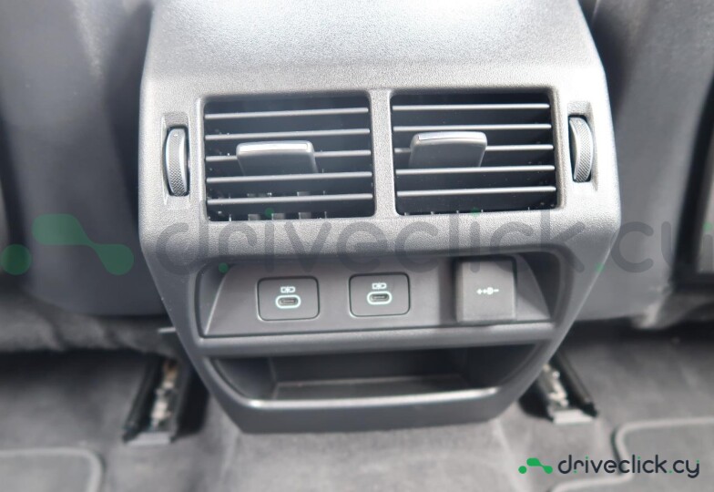 Land Rover Discovery Sport White