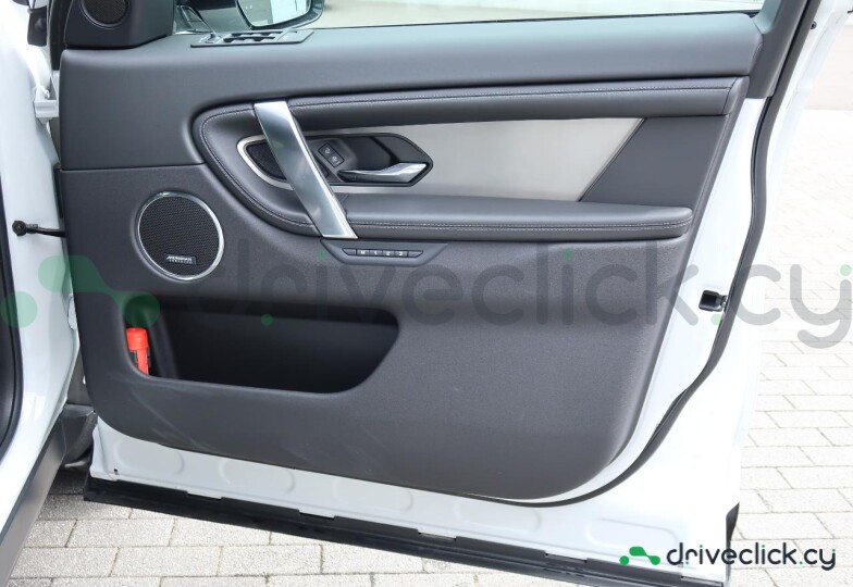 Land Rover Discovery Sport White