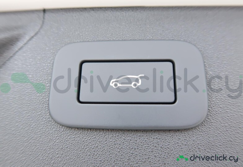 Land Rover Discovery Sport White