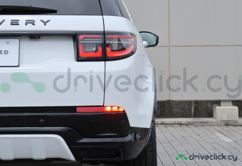 Land Rover Discovery Sport White