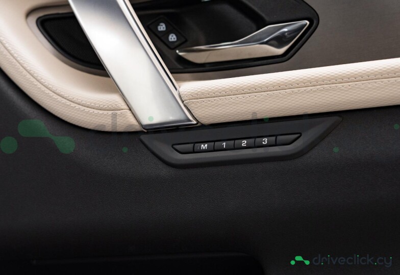 Land Rover Discovery Sport Black