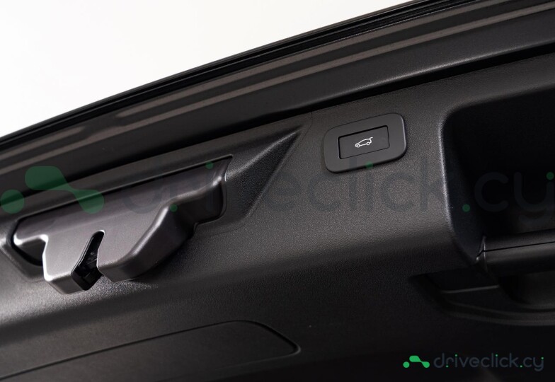 Land Rover Discovery Sport Black