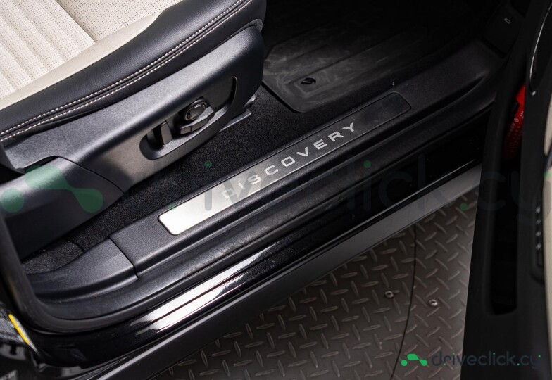 Land Rover Discovery Sport Black