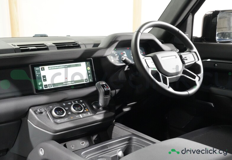 Land Rover Defender Black