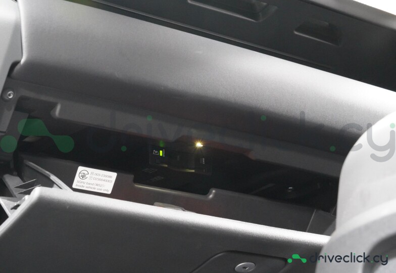 Land Rover Defender Black