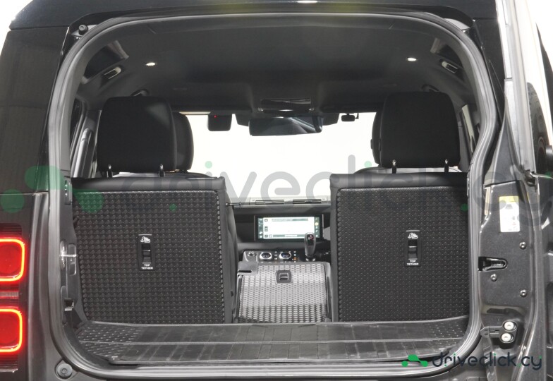 Land Rover Defender Black