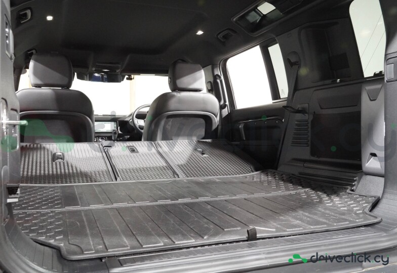Land Rover Defender Black