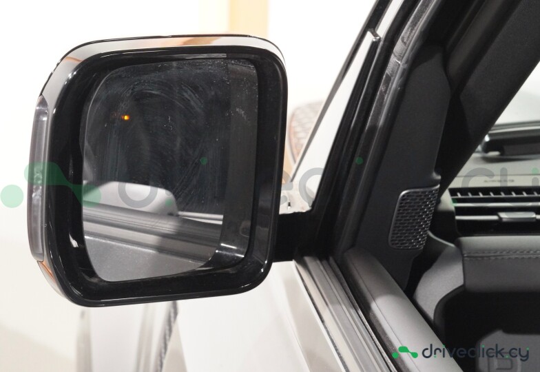 Land Rover Defender Black