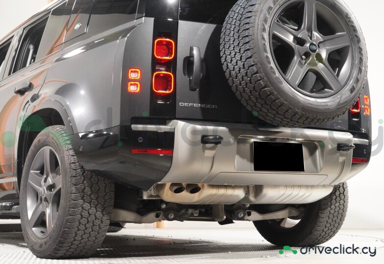 Land Rover Defender Black