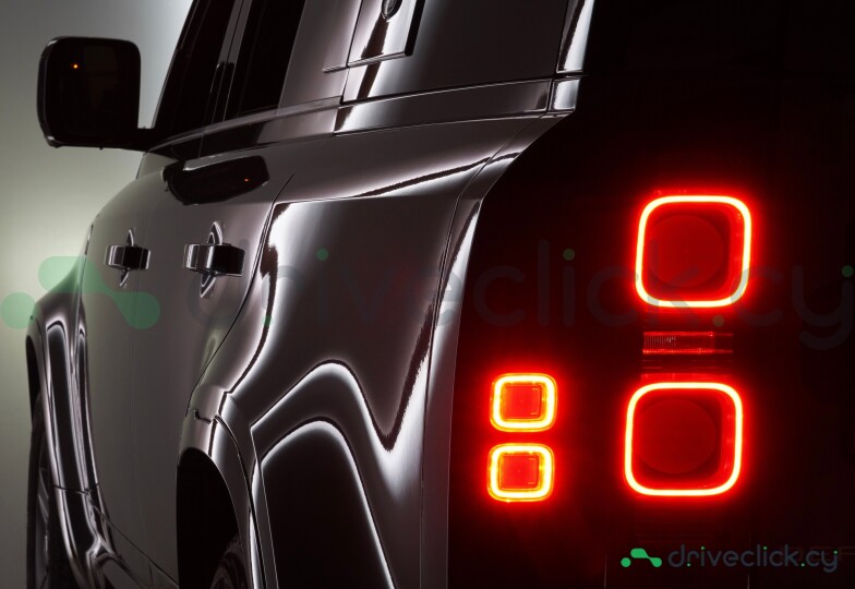 Land Rover Defender Black