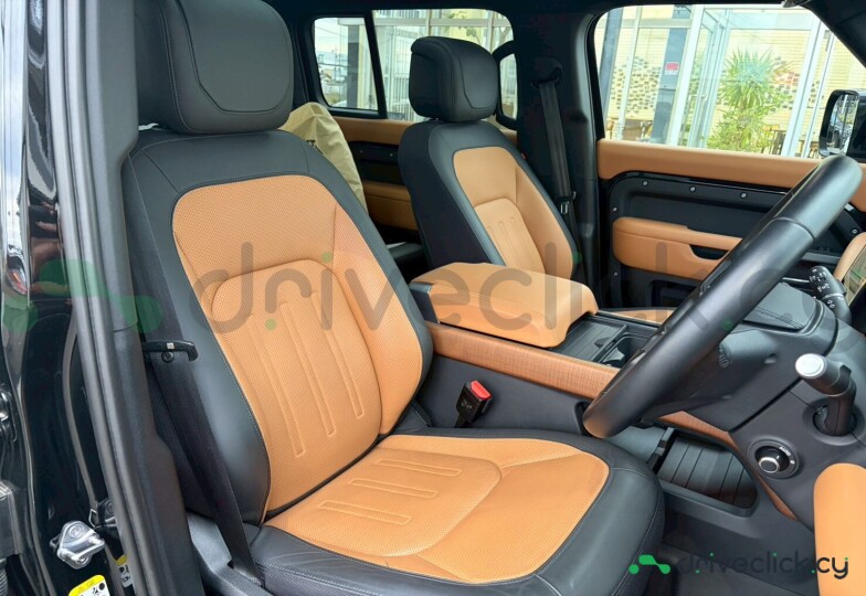 Land Rover Defender Black